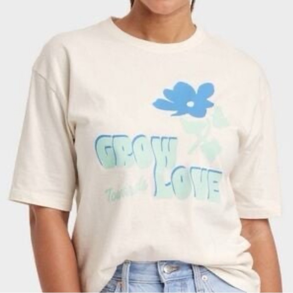2 NWT Cream Universal Thread Graphic Oversized T-Shirt Women Sz Large